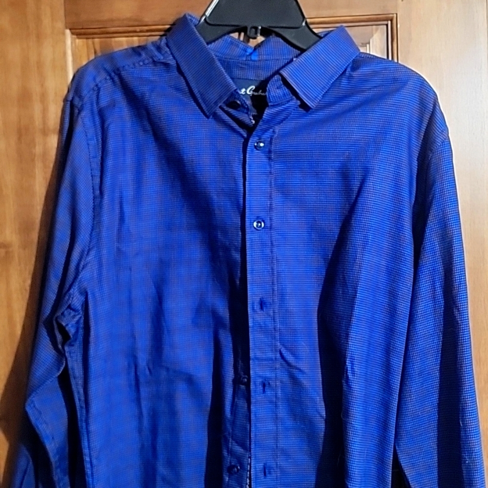 Robert graham  ** tailored fit **